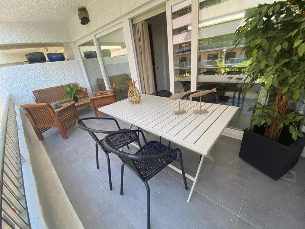 Roy Boston Marbella By Florentia Homes Екстер'єр фото